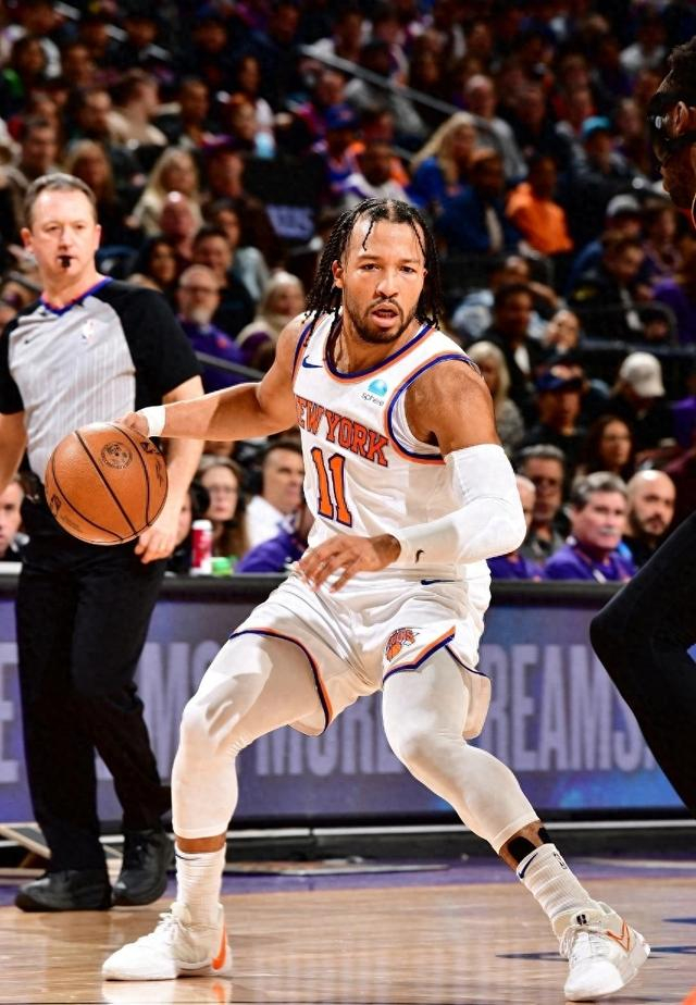 NBA 尼克斯105-95击败凯尔特人，布伦森31分唐斯撑起内外火力