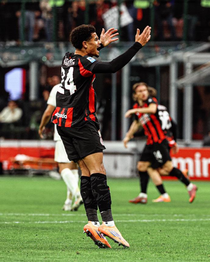 意甲第8轮：ac米兰2:2被比萨绝平，莱奥5场4球仍难救主