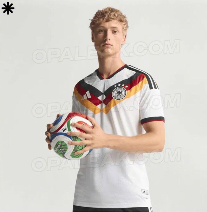 德国足协公布2026世界杯球衣，四星荣耀与耐克时代交替