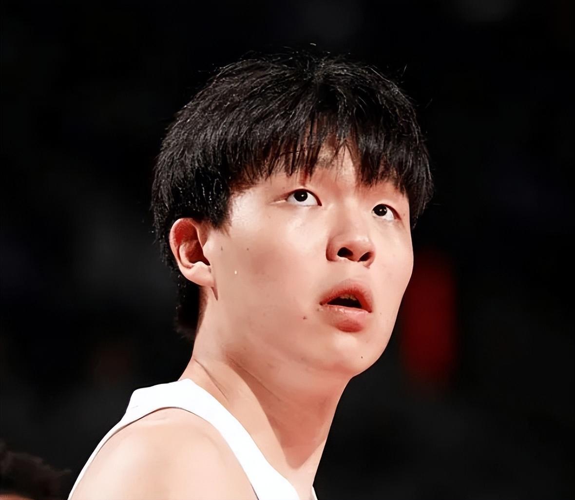 开拓者139-119狂胜勇士，杨瀚森防守站位成争议焦点