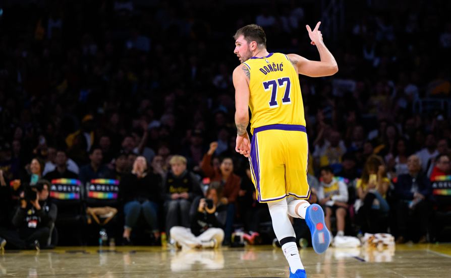 开拓者139-119勇士！杨瀚森赛季首秀引爆NBA赛场