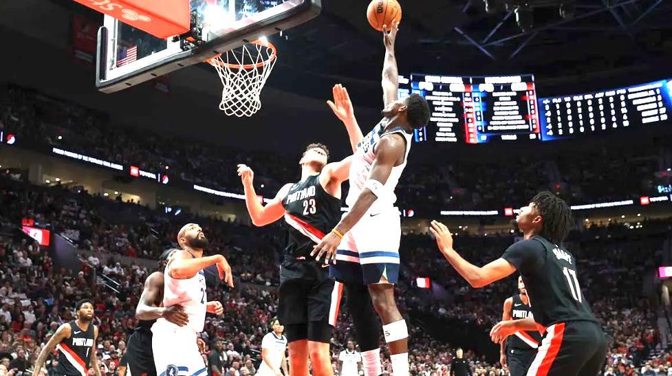 湖人128-110拿下森林狼！东契奇49分杀疯，斯玛特表现引热议