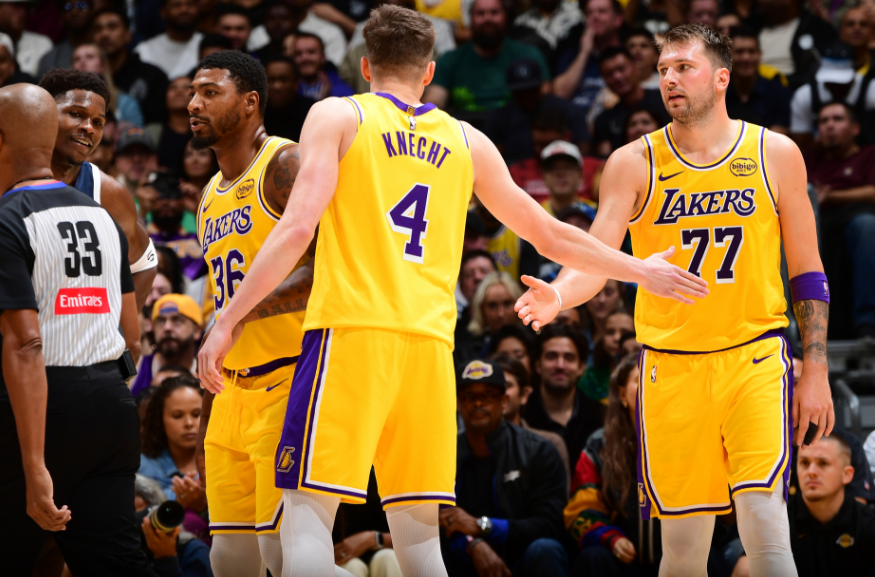 无詹湖人128-110逆转森林狼，东契奇49分爆发撕裂防线