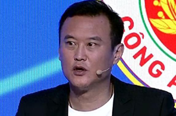 亚冠轮换惹争议！上海海港被质疑轻视，徐云龙怒批不守规矩