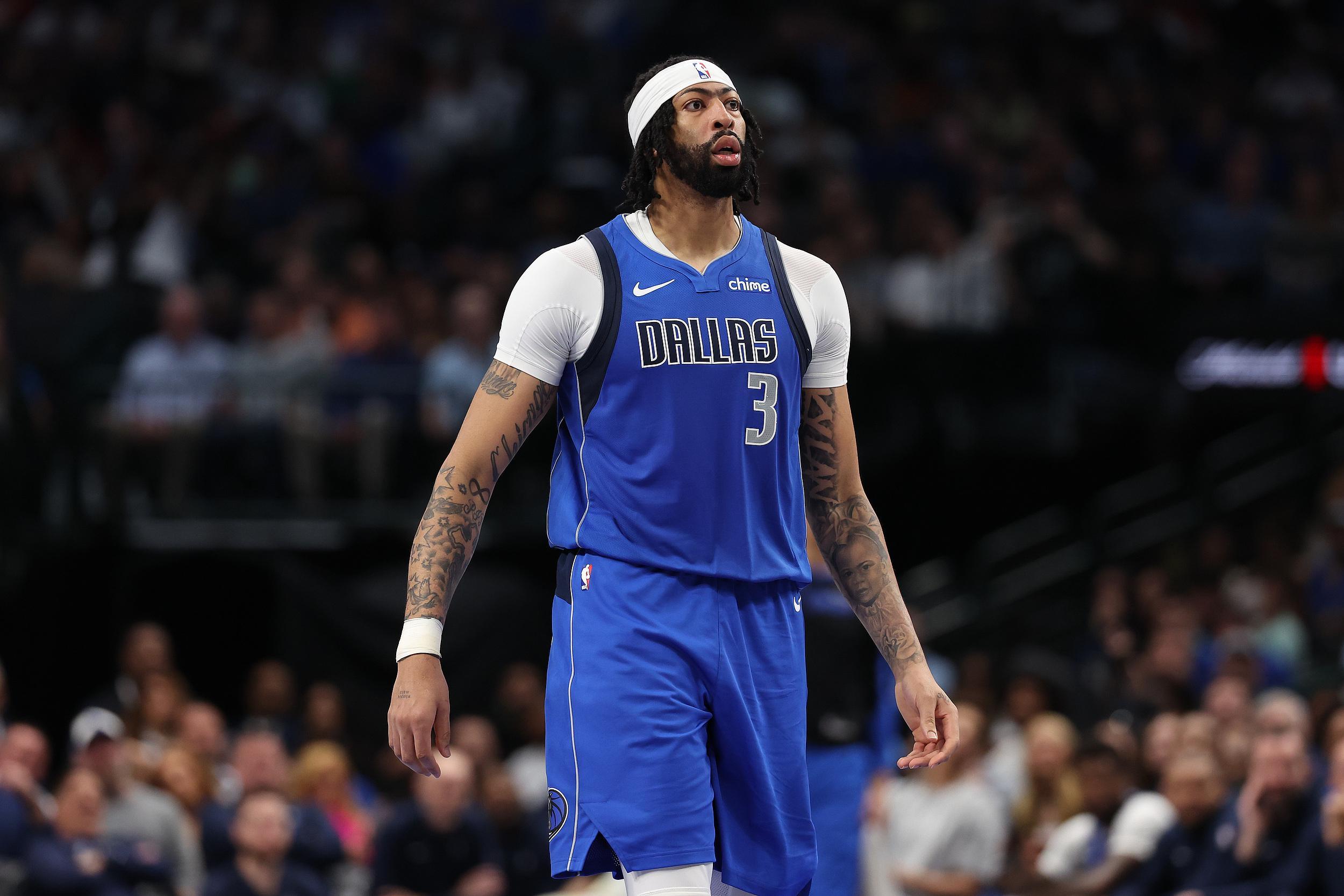 浓眉19投9中拿下27+13，NBA独行侠107-117负奇才