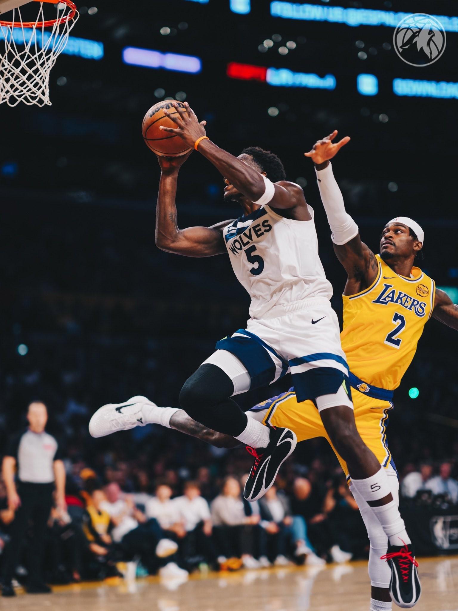 NBA湖人128-110击溃明尼苏达森林狼队,爱德华兹31分难救主