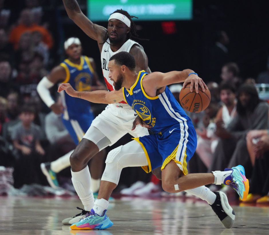 库里35分难救主!NBA勇士被开拓者139分火力终结连胜