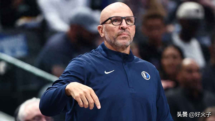 NBA：独行侠0胜2负，拉塞尔仅8分30秒引爆控球后卫危机