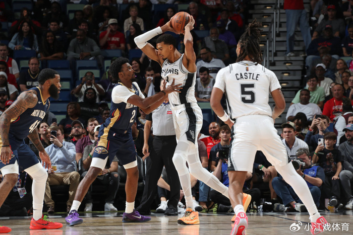 NBA：文班亚马29分11板9帽，马刺120-116险胜鹈鹕