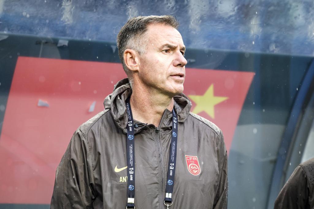 中国女足亚洲杯冲击世界杯门票，米利西奇坦言技术好冲刺不足需急改