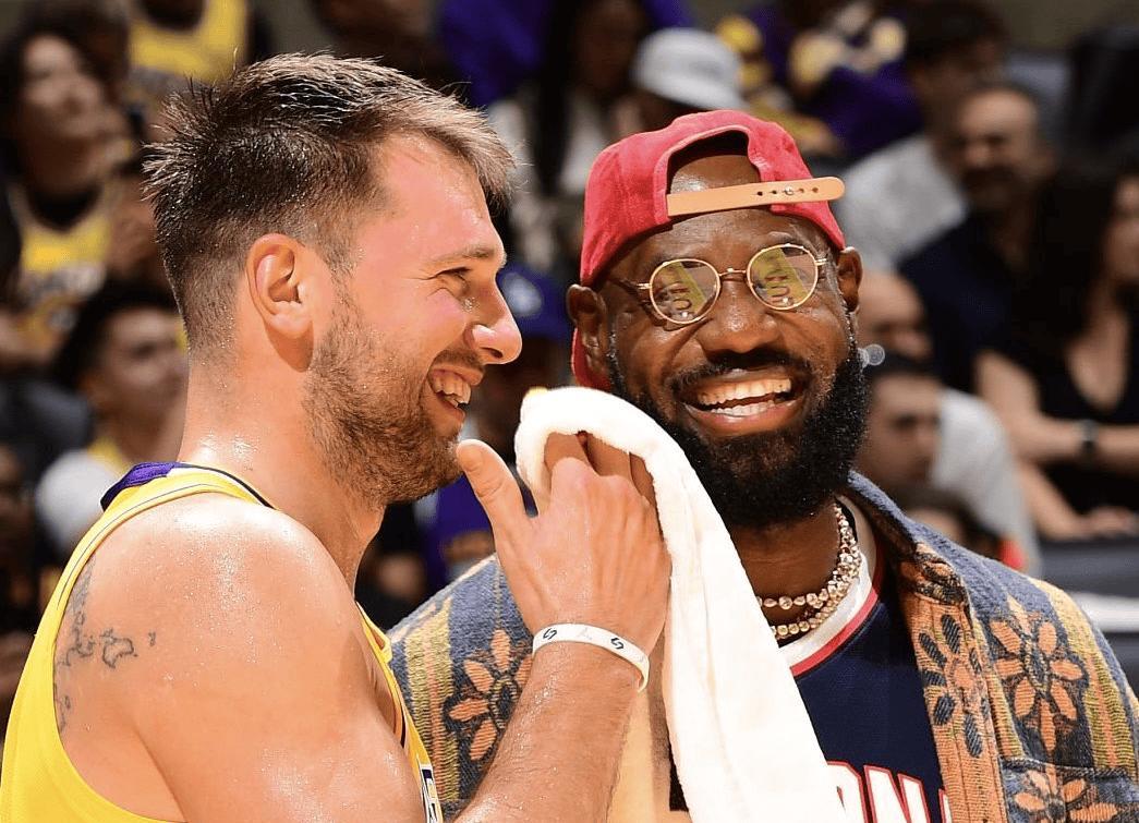 东契奇49分！湖人128-110击溃森林狼，NBA开局就放狠话