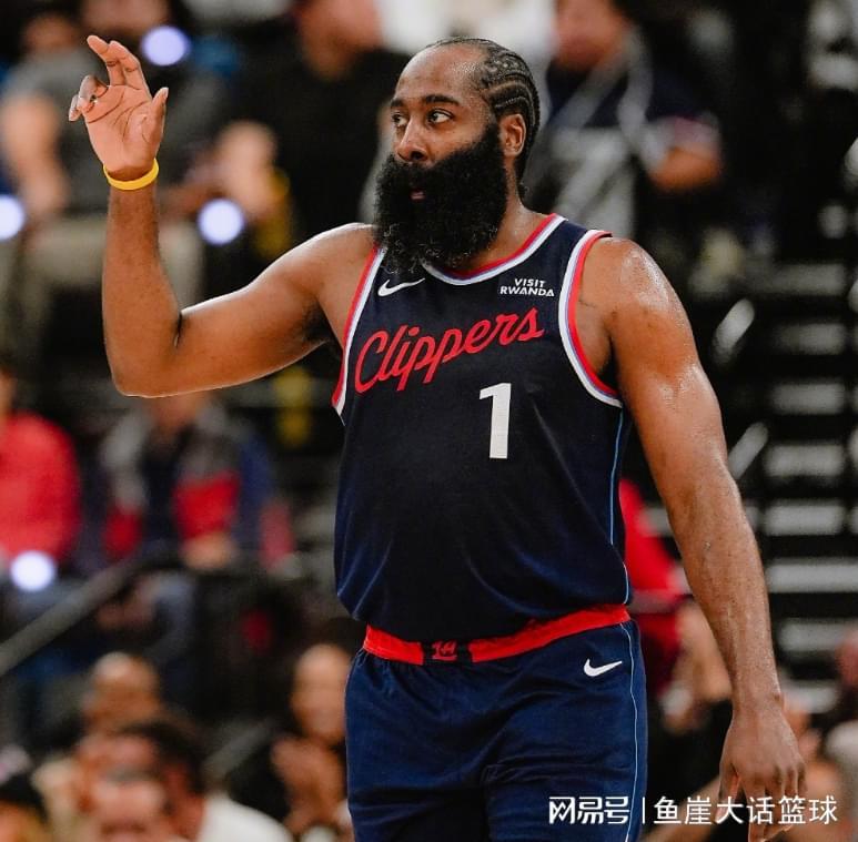 NBA快船队129-102痛宰太阳：伦纳德回神，球队输赢还看纪律与比尔表现