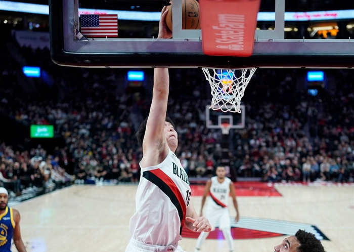 NBA开拓者险胜勇士：斯普利特首胜，杨瀚森仅3分钟争出路