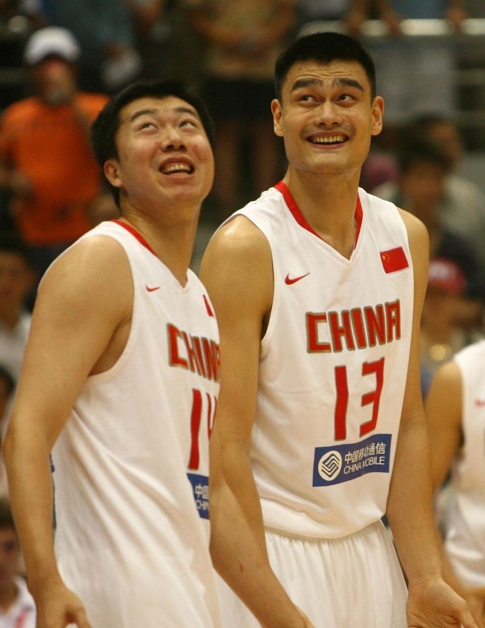 姚明爆料王治郅是CBA真英雄，八一队14战全胜成压迫感源头