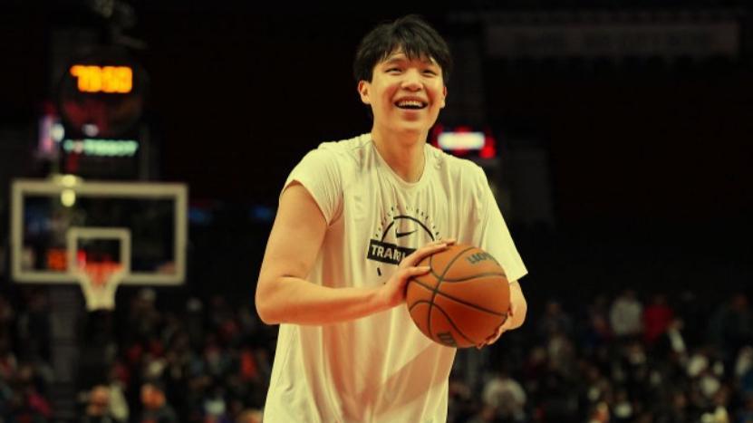 杨瀚森首胜带火开拓者！比卢普斯换帅后爆冷勇士，快船战充满看点