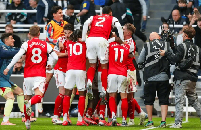 亨利看阿森纳阵容深度提升，英超冠军梦更近了？