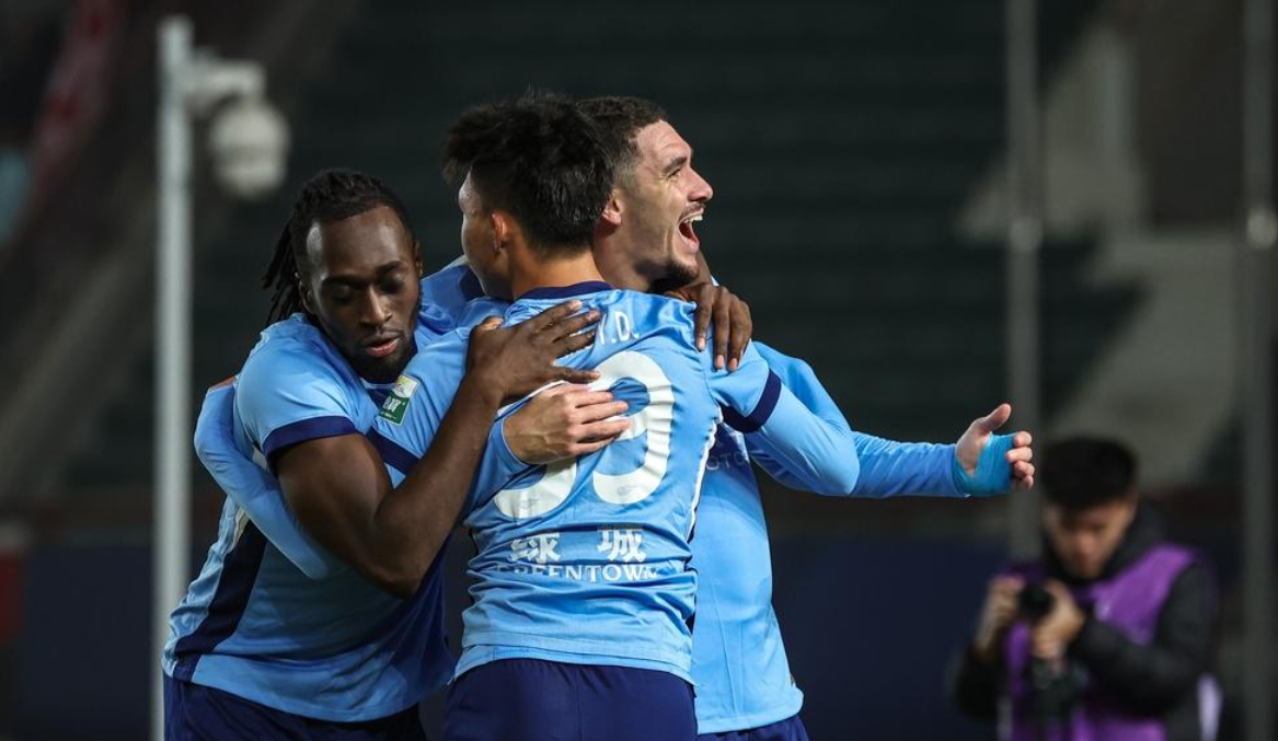 李提香贡献离谱乌龙加点球失误，河南队2-2浙江队再丢2分！