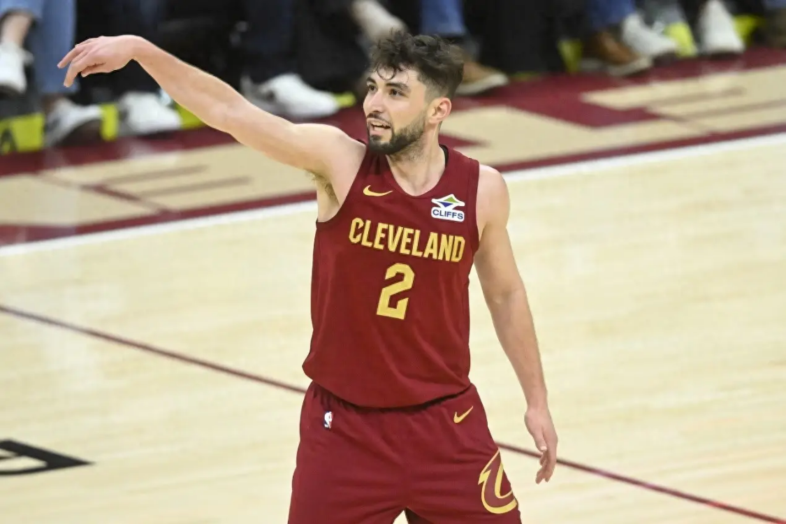 梅里儿惊艳首秀！骑士队3800万美元合同引发争议，NBA开季战绩大洗牌