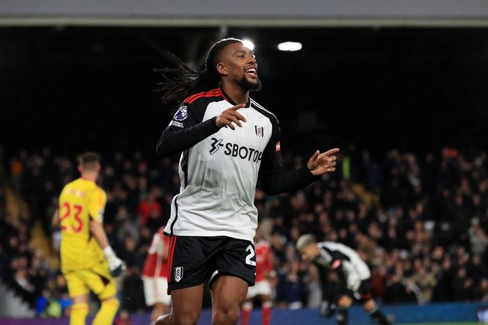 英超300场！伊沃比为富勒姆立里程碑，无愧锋线多面手身份