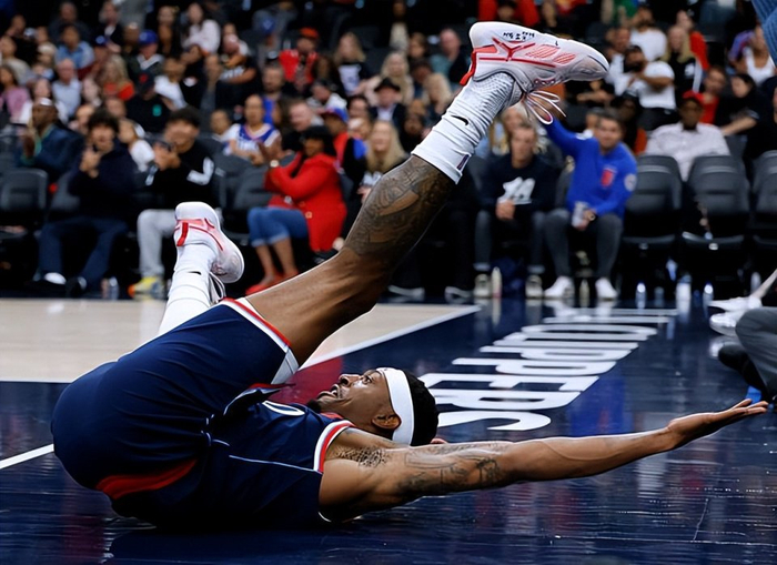 比尔20分钟6分，快船129-102碾压太阳，新赛季首胜得看他觉醒