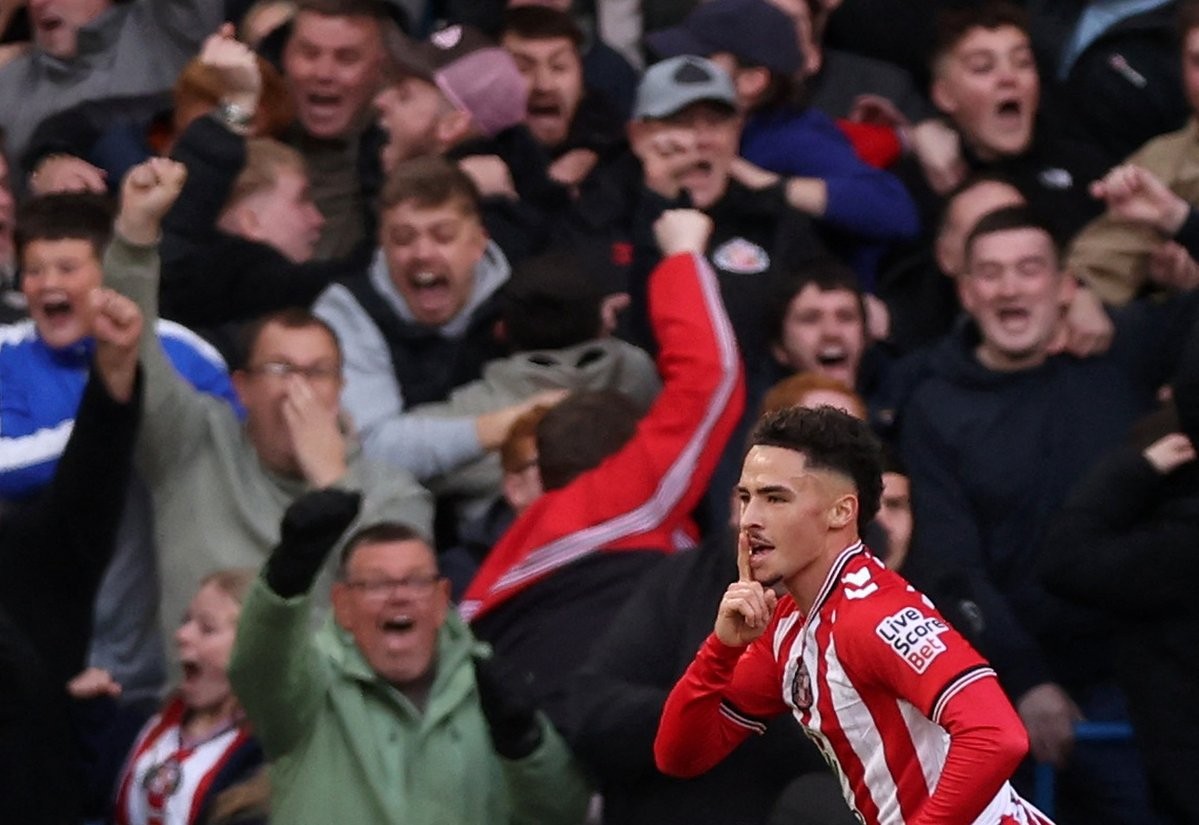 桑德兰2-1逆转切尔西突围英超！塔勒比绝杀助力升至积分榜第2