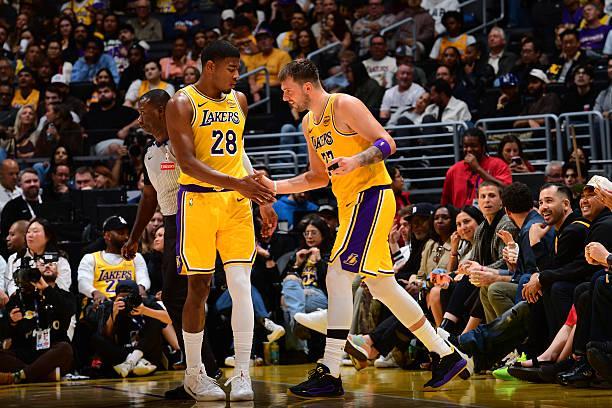 湖人128-110大胜森林狼,八村塁爆发打出23分抢眼表现