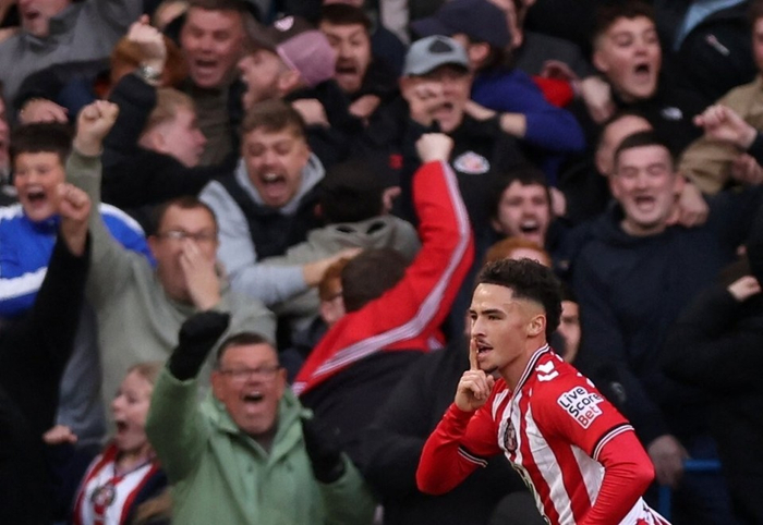 桑德兰绝杀切尔西！英超第9轮2-1爆冷送蓝军苦涩一夜