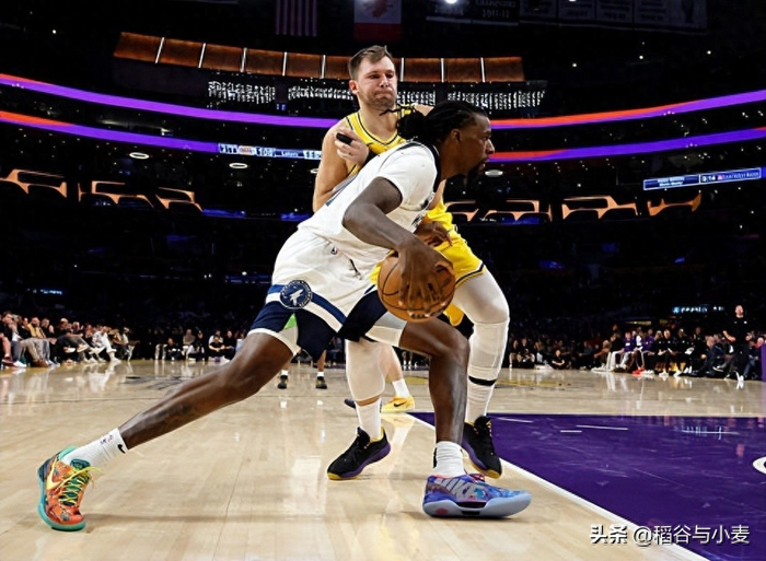 里德遭遇投篮荒，森林狼开季2战低迷被湖人拉开差距