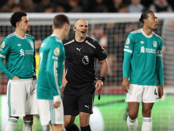 英超震撼！布伦特福德3-2击溃利物浦，红军英超四连败成历史大衰退