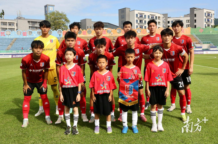广州蒲公英中乙收官1-0险胜杭州 临别陈健龙36岁退役球场告别