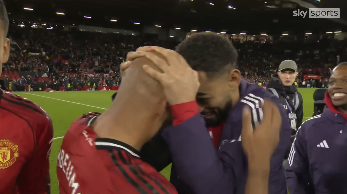 姆伯莫4球领跑曼联射手榜，加里-内维尔看好红魔英超前六