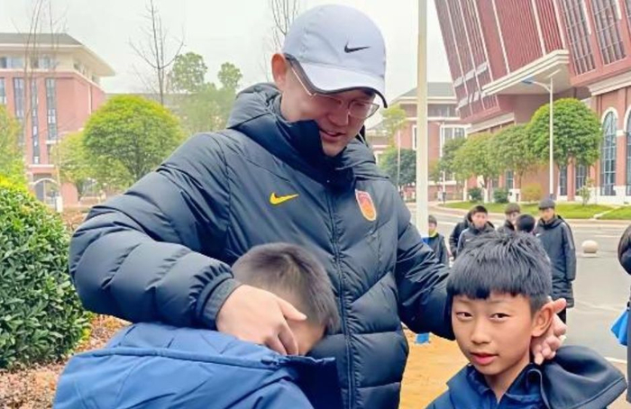 孙继海涉诉嗨球存争端，王勤伯质疑足协仲裁权遭中断