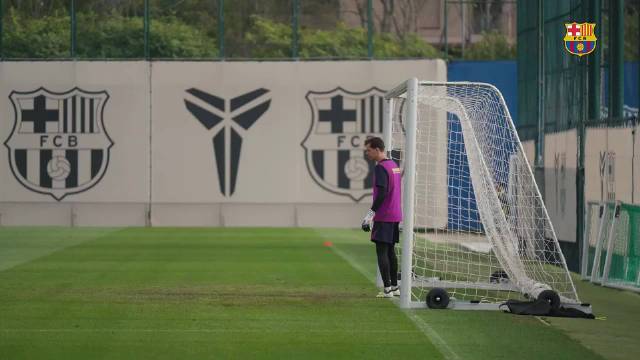 巴塞罗那0-1不敌皇马，国家德比再显胶着，西甲格局火药味浓