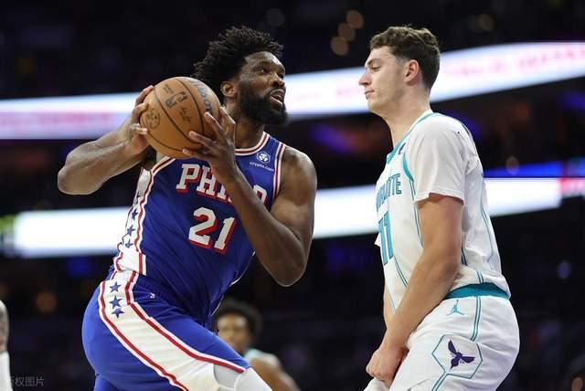 76人末节逆转黄蜂125-121，恩比德复苏马克西稳定拿分