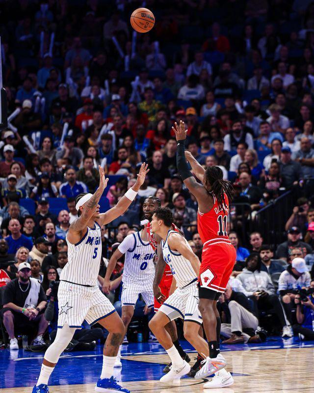 魔术主场崩盘98-110惨输公牛，东部三人组难挡公牛七人火力炸裂