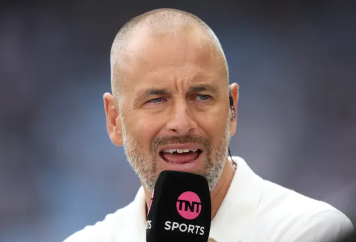 英超第9轮爆冷！布伦特福德3-2击溃利物浦，范戴克防线崩盘惹怒乔-科尔