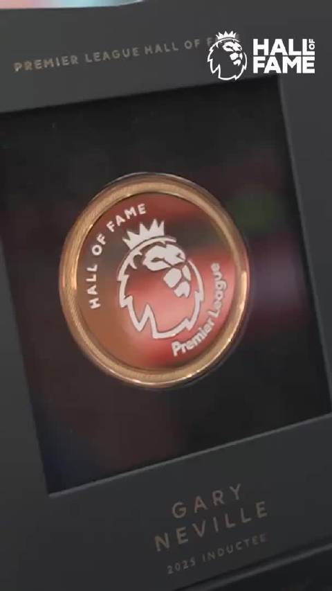 加里·内维尔入选2025英超名人堂，曼联传奇再添证书
