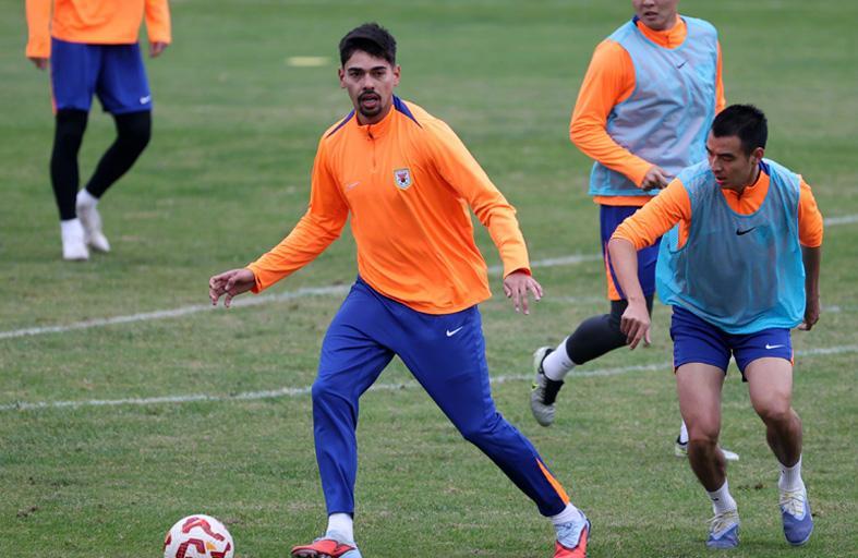 中超28轮大连险败申花 国安连败后彻底掉队 大连邵佳一PK徐正源引发热议