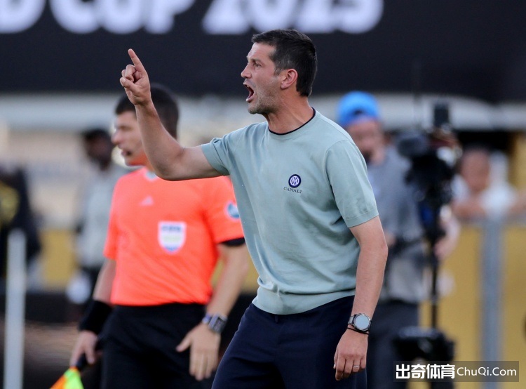 意甲第8轮：那不勒斯3-1击溃国际米兰，齐沃指责心态失衡成败因