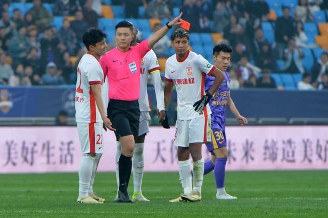长春亚泰2比2被津门虎逼平，红牌成保级最大绊脚石
