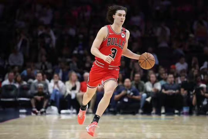 约基奇三双镜头下的太阳崩盘，魔术三分依旧短板明显，亚历山大30分无解雷霆狂胜老鹰