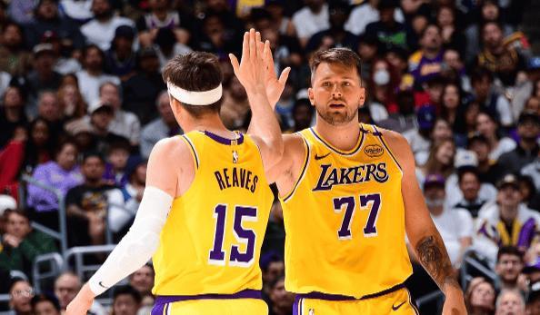 字母哥率雄鹿两连胜强势开局，MVP热门冲击新高！