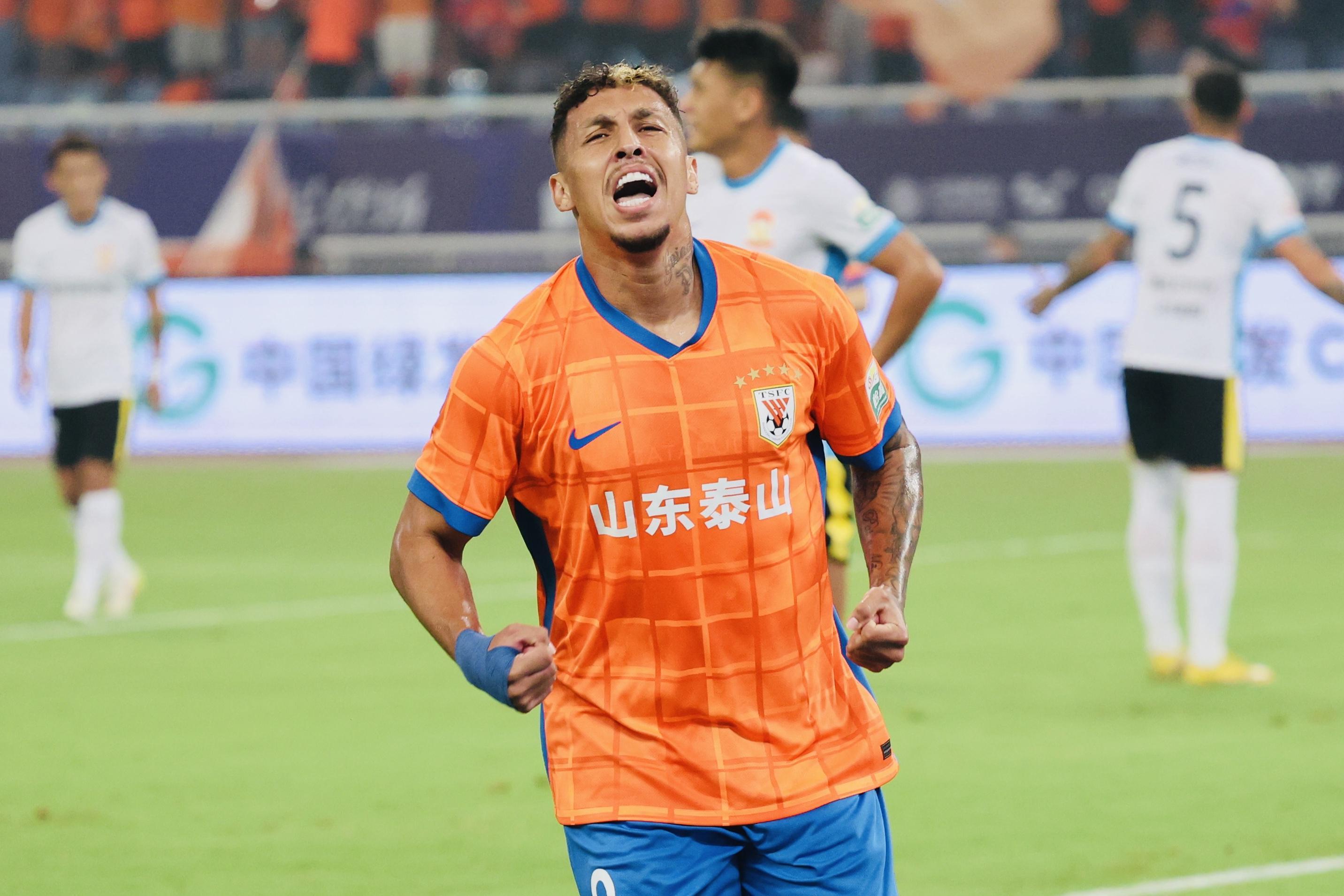 韩鹏奇兵李小恒首发助鲁能破阵，洛佩斯防线考验升级 中超激战