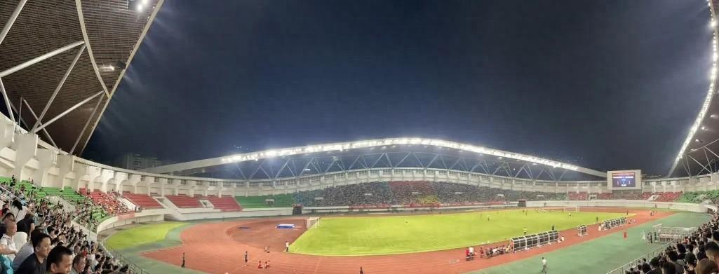 村超肇庆队4:1击败巴西队，职业中超何时找回真正的拼劲？