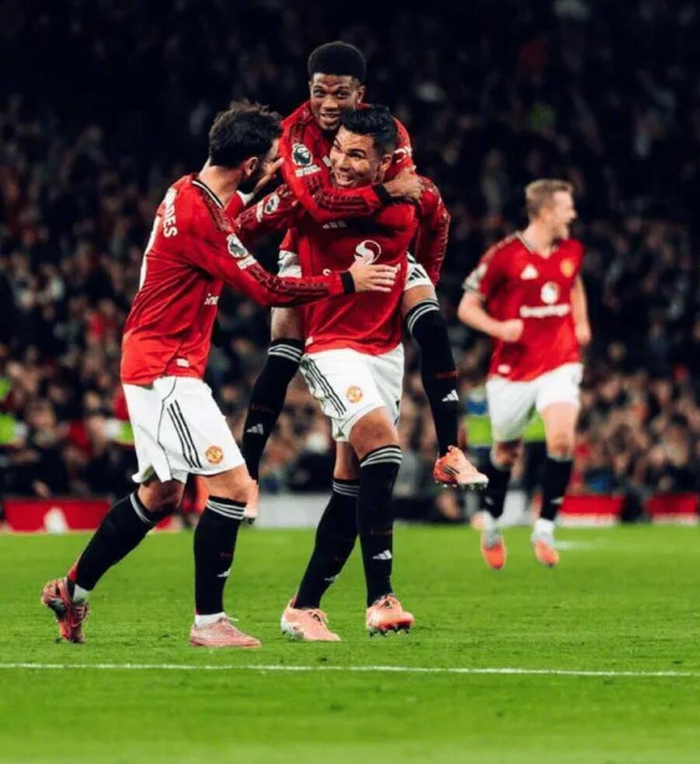 曼联主场12分领跑英超，4比2逆转布莱顿展现真气魄