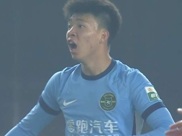 中超裁判苏子豪重回赛场遭质疑，浙江队2比2平河南引发怒怼风波