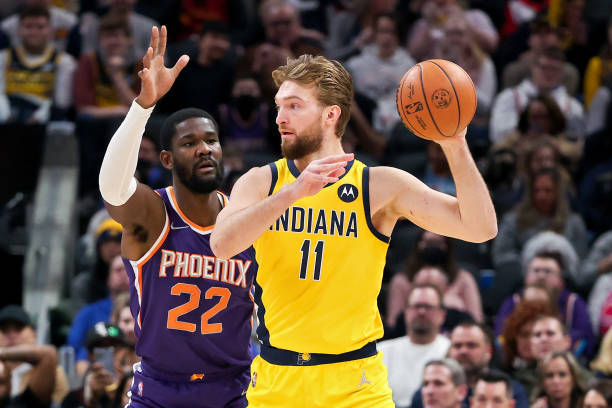 艾顿对决萨博尼斯数据一览：NBA内线硬碰硬，投篮效率轰炸篮板大战