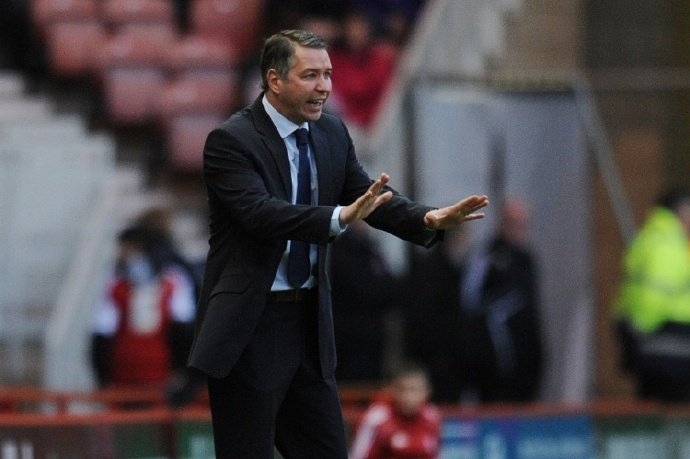 英甲彼得堡联1胜11负惨淡开局，达伦-弗格森再遭无情解雇