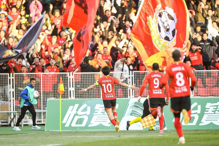 辽宁铁人1比0小胜南通支云，提前两轮锁定中甲冠军震撼全场