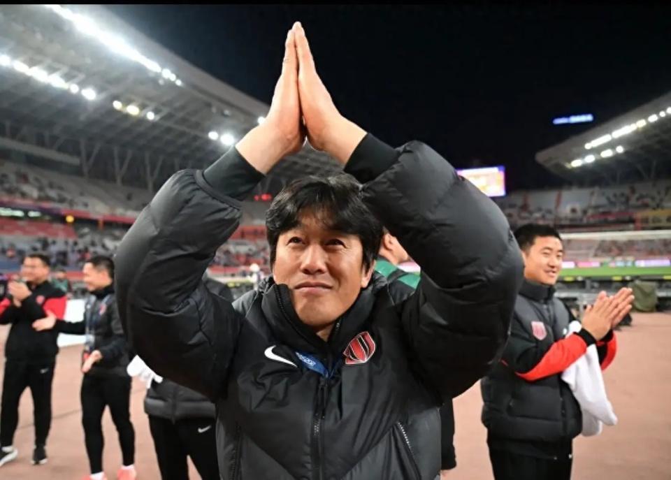 中超争冠硝烟再起：上海海港1比3负山东，蓉城逼近榜首只差1分